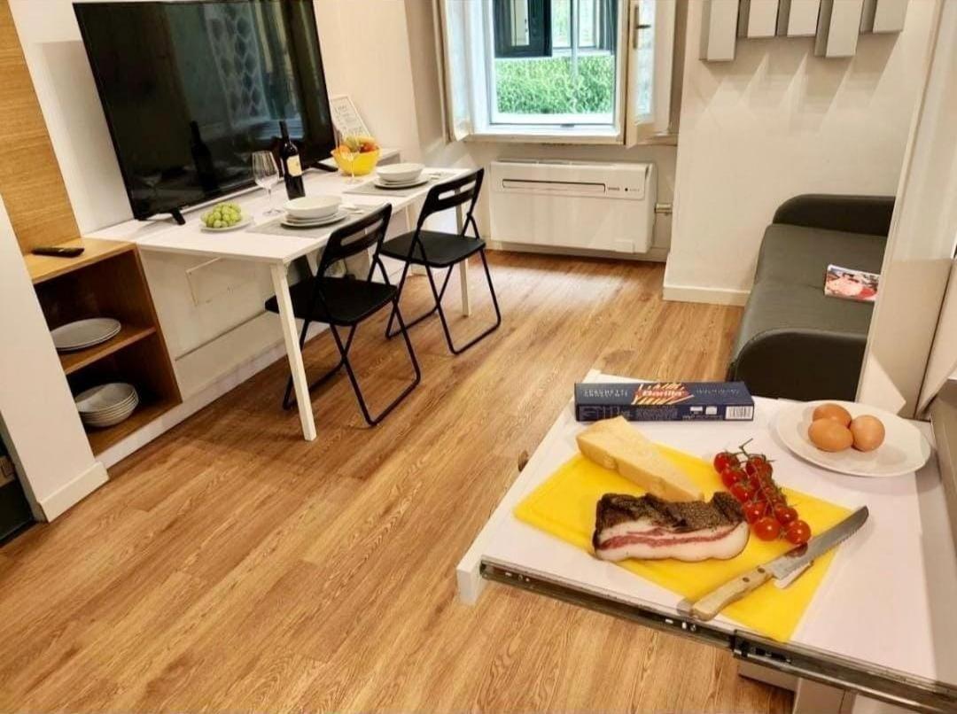Tolli Colosseo Apartment โรม ภายนอก รูปภาพ